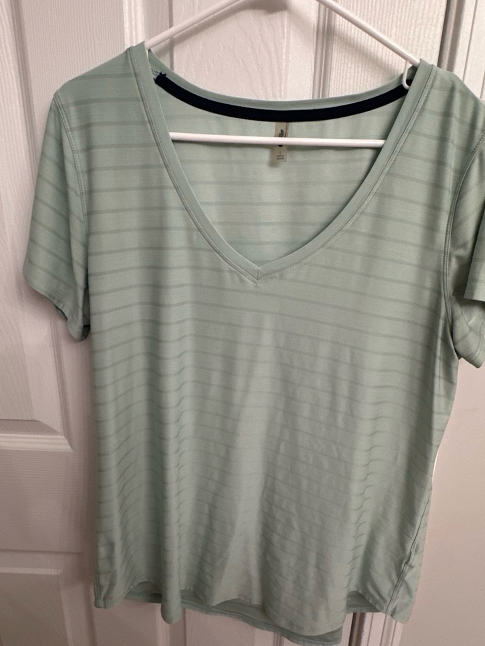 Women’s V-Neck Short Sleeve Tee in Light Mint